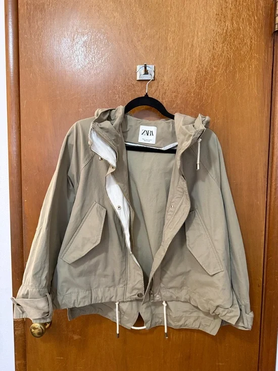Zara Lightweight Hooded Snap Side. Top Jacket - Picture 9 of 13